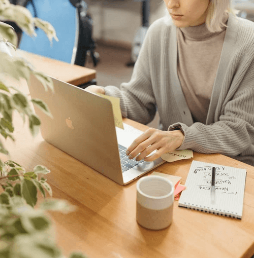 EnigmaCoreAi illustrazione del team di supporto